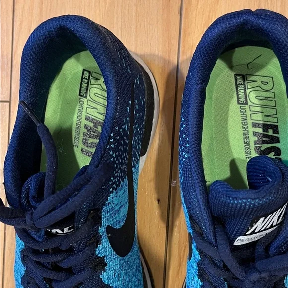 Nike Women's Teal and Black Running Shoes - Picture 5 of 7